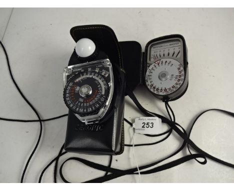 2 LIGHT METERS TO INCLUDE SEKONIC L398A AND SANGAMO WESTON