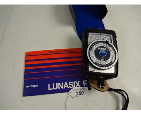 LUNASIX F GOSSEN LIGHT METER WITH CASE AND MANUAL