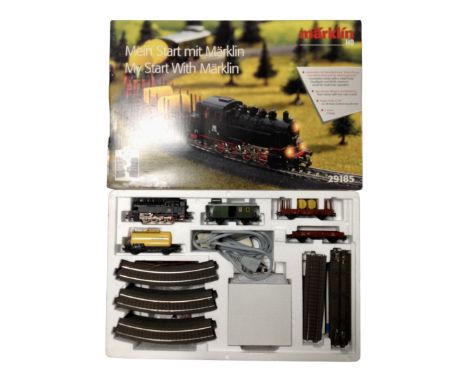 A Marklin HO scale 29185 train set. (boxed)