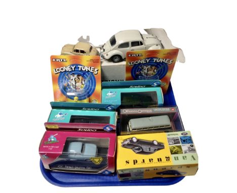 A tray containing assorted die cast vehicles including Vanguard, Solido and Corgi together with two ERTL Looney Tunes figures