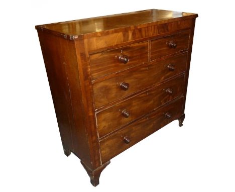 AN EARLY VICTORIAN MAHOGANY CHEST OF TWO SHORT AND THREE LONG DRAWERS WITH COCKBEADED BORDERS, KNOB HANDLES, ON OGEE BRACKET 