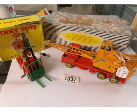 A Dinky 972, 20 ton lorry mounted crane and a 401 fork lift truck, play worn and in original boxes