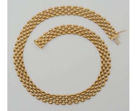A 9CT GOLD FANCY LINK CHAIN with British import marks for Sheffield 1991, length 43.4cm, 1.1cm wide, weight 37.3gms Condition