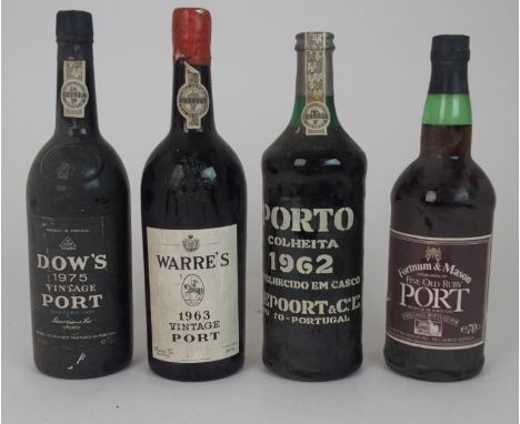 A BOTTLE OF WARRE'S VINTAGE PORT 1963 Dow's vintage port 1975, Colheita 1962 and another bottle of port, five various bottles