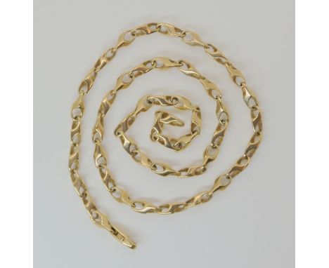 A 9CT GOLD FANCY LINK CHAIN. length 46cm, weight 15.6gms Condition Report: Chain in good condition, light general wear, clasp