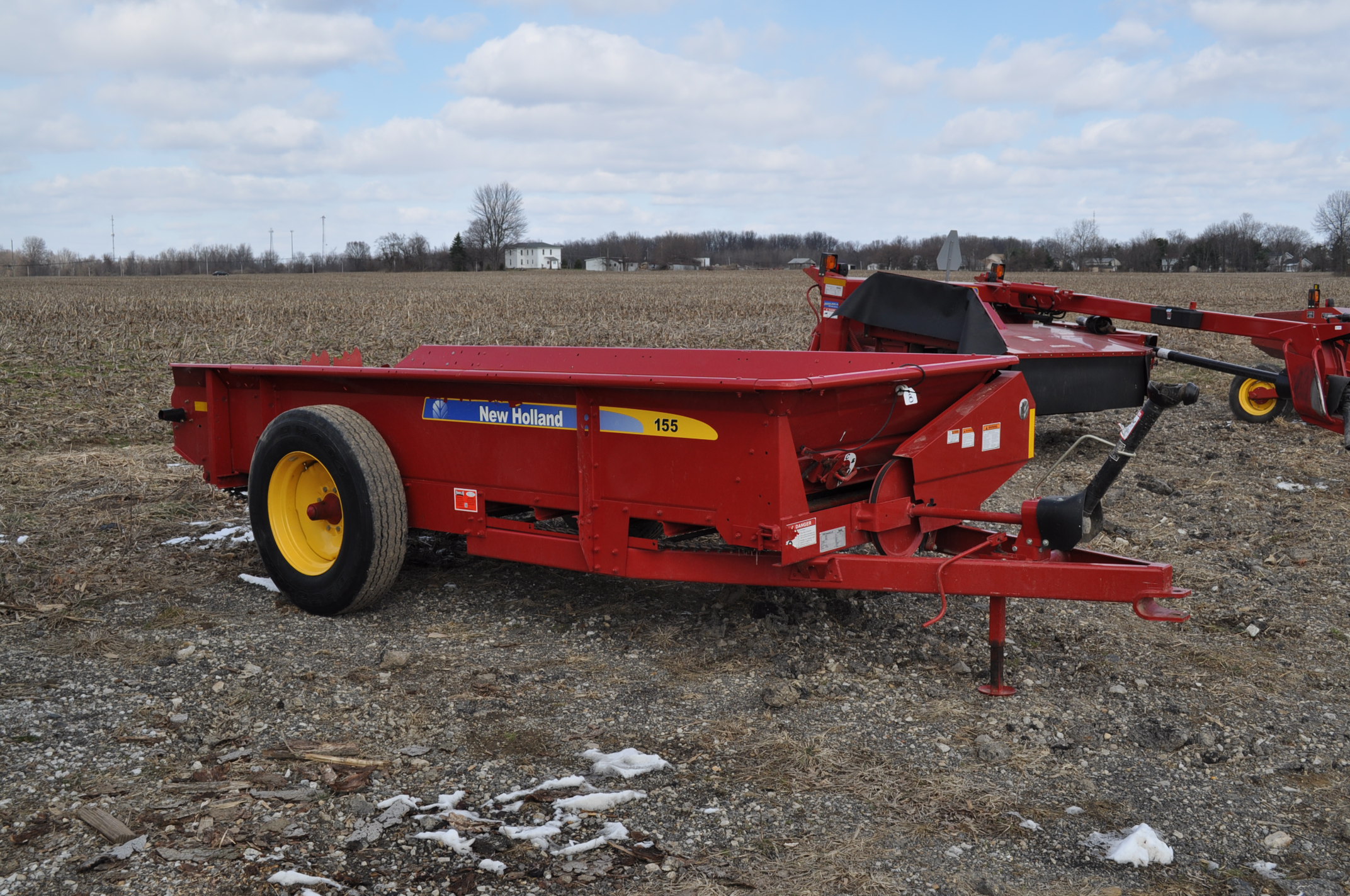 New Holland 155 manure spreader, 540 PTO, 14', single beater, poly