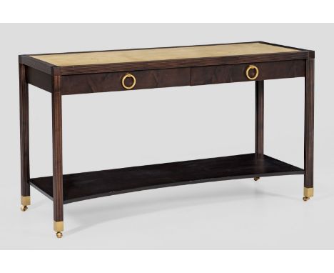Elegantes Sideboard "Chariot" von John HuttonDunkel gebeiztes Holz und goldfarben hinterlegtes Glas. Gerader, zweischübiger Z