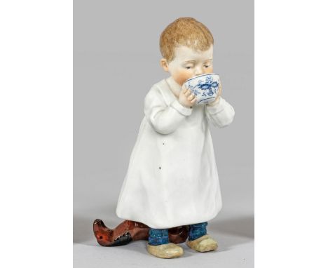 "Kind mit Zwiebelmustertasse"aus der Serie der sog. HentschelkinderStehendes Kind mit weißem Kleid, aus einer Zwiebelmusterta