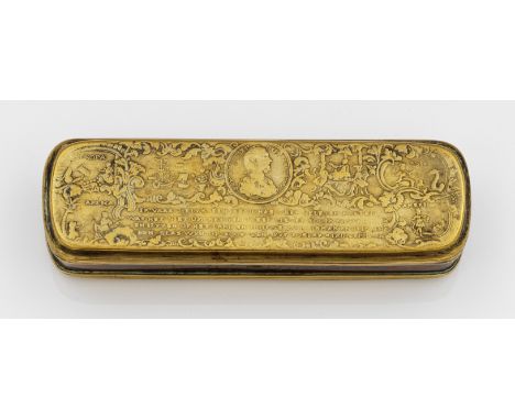 Iserlohner TabakdoseMessing, geprägter Reliefdekor. Auf dem scharnierten Deckel ein zentrales Porträtmedaillon und von Blattr