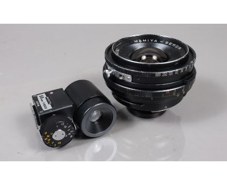 A Mamiya Sekor 50mm f/6.3 Lens, Universal Press mount, serial no 16232, shutter working, barrel G, some paint wear, elements 