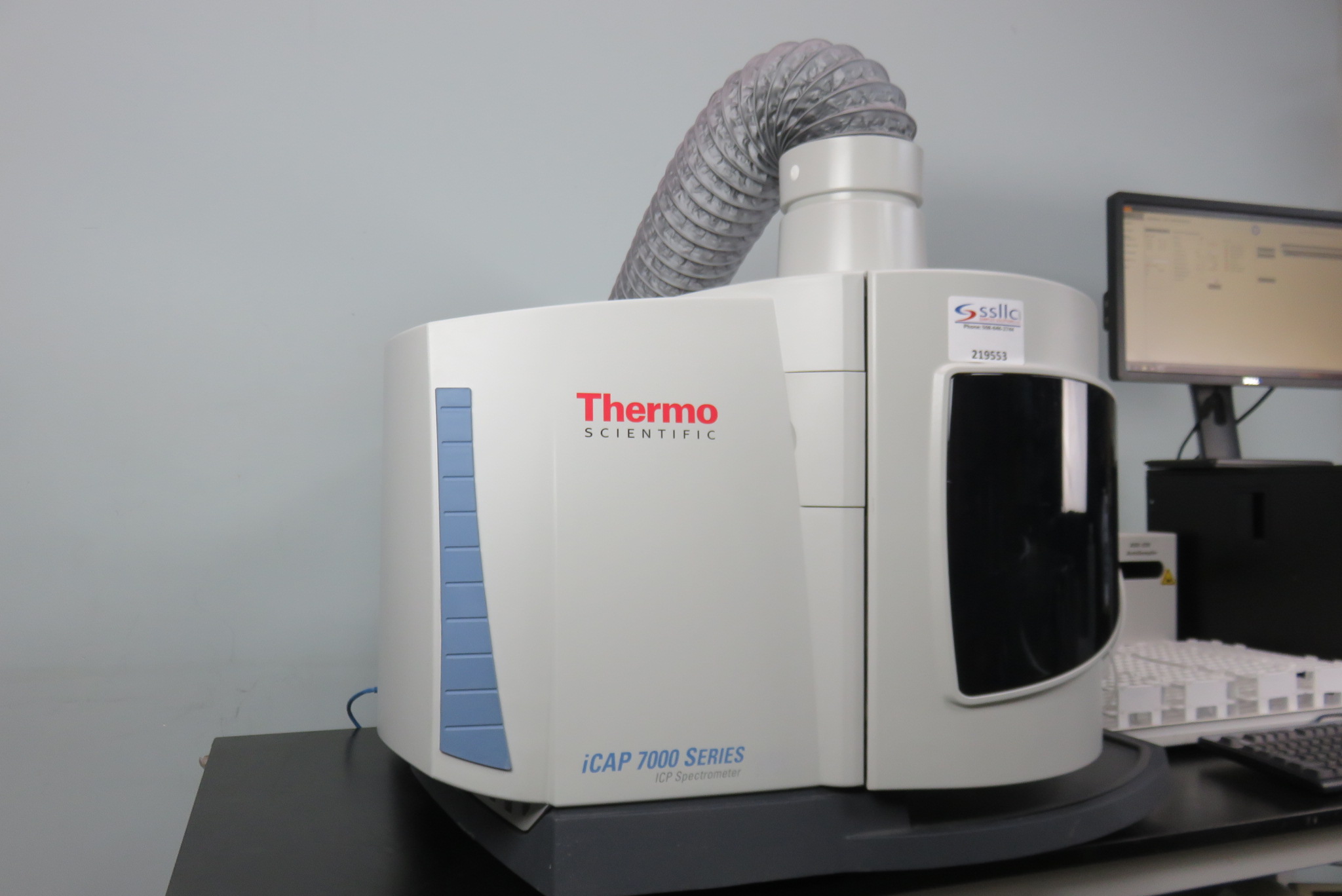 Thermo iCAP 7000 ICPOES Spectrometer, includes, computer workstation