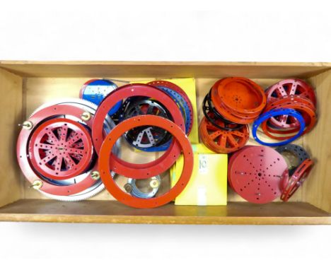 Meccano - Large Wheels, Pulley Wheels, Gear Wheels, etc  Large wooden compartmentalised drawer containing quantity of mostly 