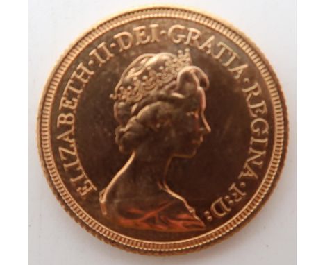 Elizabeth II&nbsp;(1952-2022)&nbsp;1 Sovereign 1976 Obverse second crowned portrait of HM Queen Elizabeth II right, wearing t
