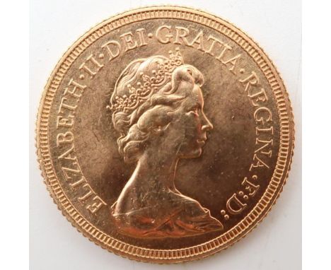 Elizabeth II&nbsp;(1952-2022)&nbsp;1 Sovereign 1974 Obverse second crowned portrait of HM Queen Elizabeth II right, wearing t
