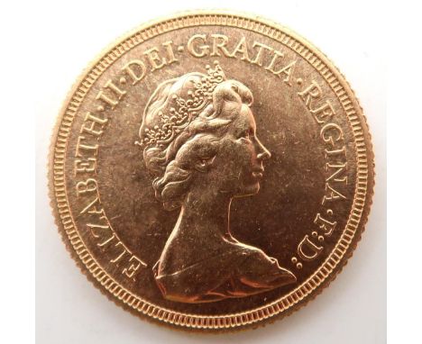 Elizabeth II&nbsp;(1952-2022)&nbsp;1 Sovereign 1974 Obverse second crowned portrait of HM Queen Elizabeth II right, wearing t