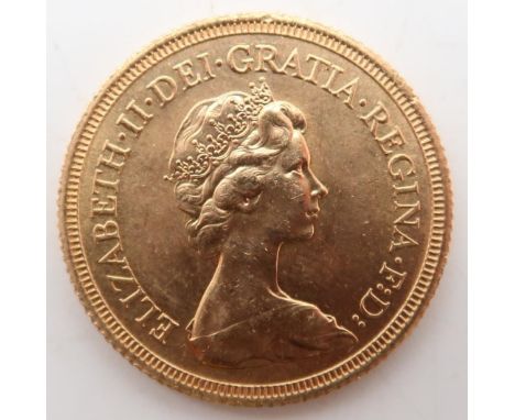 Elizabeth II&nbsp;(1952-2022)&nbsp;1 Sovereign 1976 Obverse second crowned portrait of HM Queen Elizabeth II right, wearing t