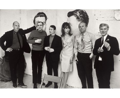 Ken Heyman (1930 – New York City – 2019). Pop Art Artists, New York. 1964Späterer Silbergelatineabzug.  22,5&nbsp;×&nbsp;33,8
