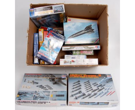 36 assorted complete and part used plastic aircraft kits, mixed scales, manufacturers to include Hales, ICM, Hasegawa and oth