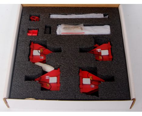 A boxed as issued YC700 1/50th scale hydraulic jack set, finished in red, (VG-BG)