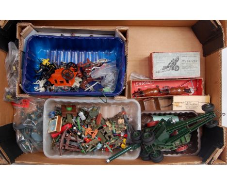 Mixed lot of various hollow cast, lead and plastic figures, farming accessories, military figures, field guns, and other mixe