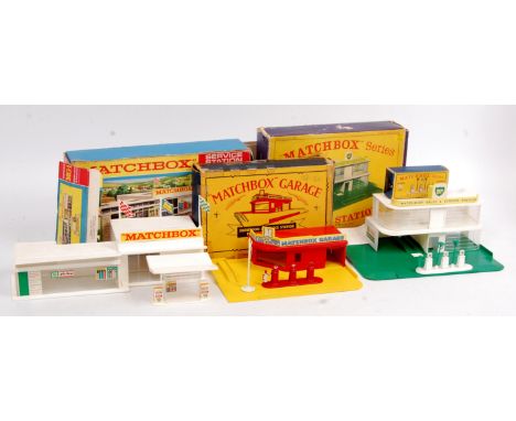 Matchbox Garage, Service Station and Accessories boxed group, 4 examples to include the early MG1 BP Service Station (VG-BFG)