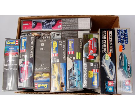 Revell and Tamiya 1/24th and 1/25th scale plastic car kit group, mixed subjects to include Mini's, Sports Cars, Estate Cars a