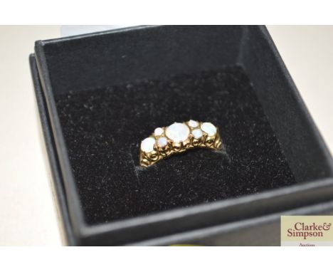 A 9ct gold opal set ring 