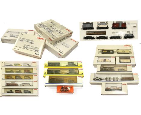 Marklin HO Gauge Wagon/Coach Packs 48803 Historic Freight Train, 46802 Coal hopper cars, 4791 Berlin regional, 43259 and 4325
