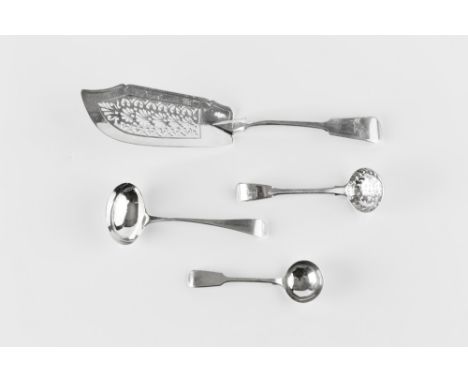 A WILLIAM IV SILVER FIDDLE PATTERN FISH SLICE, with pierce decorated blade, by William Knight II, London 1835; a George III f