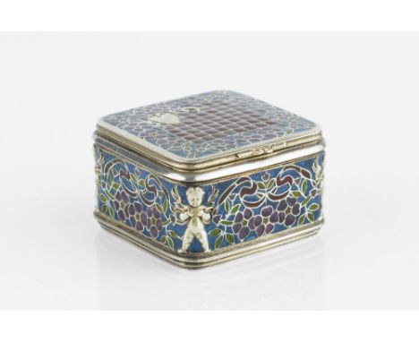 AN EARLY 20TH CENTURY FRENCH SILVER AND PLIQUE À JOUR ENAMEL SMALL BOX, maker's mark D.L. probably Julien Duval &amp; Georges