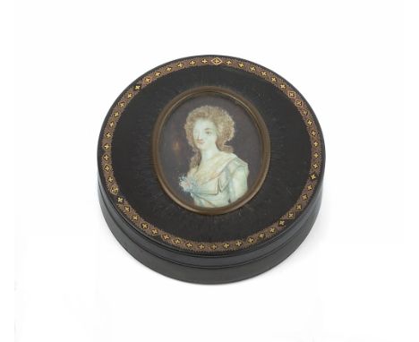 A 19TH CENTURY FRENCH TORTOISESHELL CIRCULAR BOX, with gold piqué inset border, the lid inset with an oval portrait miniature