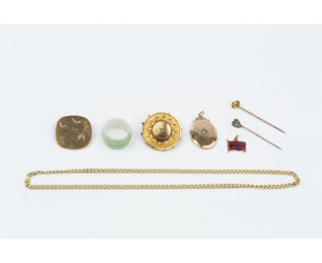A COLLECTION OF JEWELLERY, comprising a late Victorian diamond set panel brooch, glazed verso, a later panel brooch, pierced 