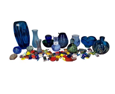 LARGE QUANTITY OF GLASSWARE TO INCLUDE CAITHNESS AND MURANO 