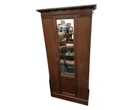 VINTAGE SINGLE WARDROBE 