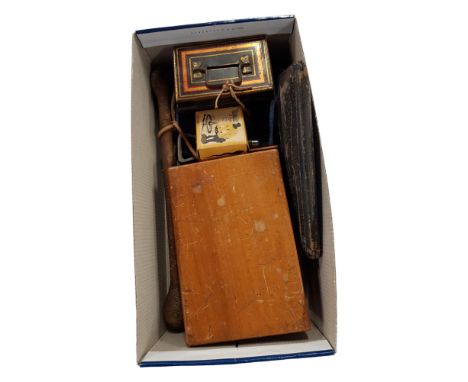 SMALL BOX LOT OF VINTAGE ITEMS 