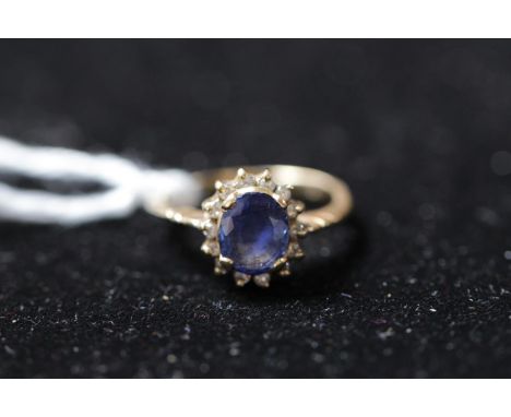 Ladies 18k Gold Sapphire &amp; Diamond set cluster ring Size K. 3.5g total weight 