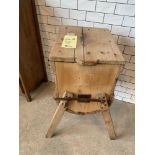 Boite farine ou Baratte à beurre, antique