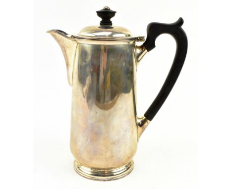 A George VI hallmarked silver coffee / hot water pot. Hallmarked Birmingham 1936, sponsors mark SL Ltd. Gross weight 544g.Mea
