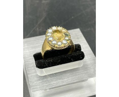 A Georgian cushion ring AF (Untested gold)