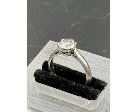 A Platinum engagement ring round 1.23ct diamond 6.75mm x 4.25mm VS2 Colour Grade C