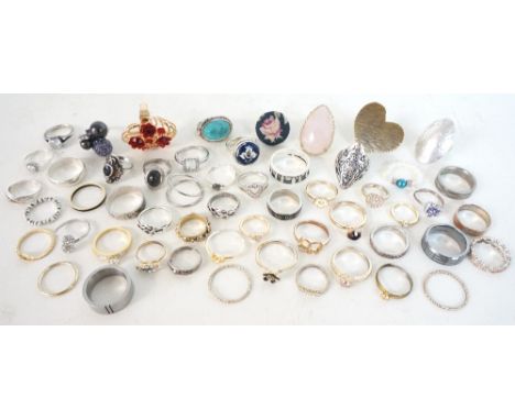 COLLECTION OF SILVER AND OTHER RINGS
including gem and enamel set examples, of various designs and sizes, 1 box