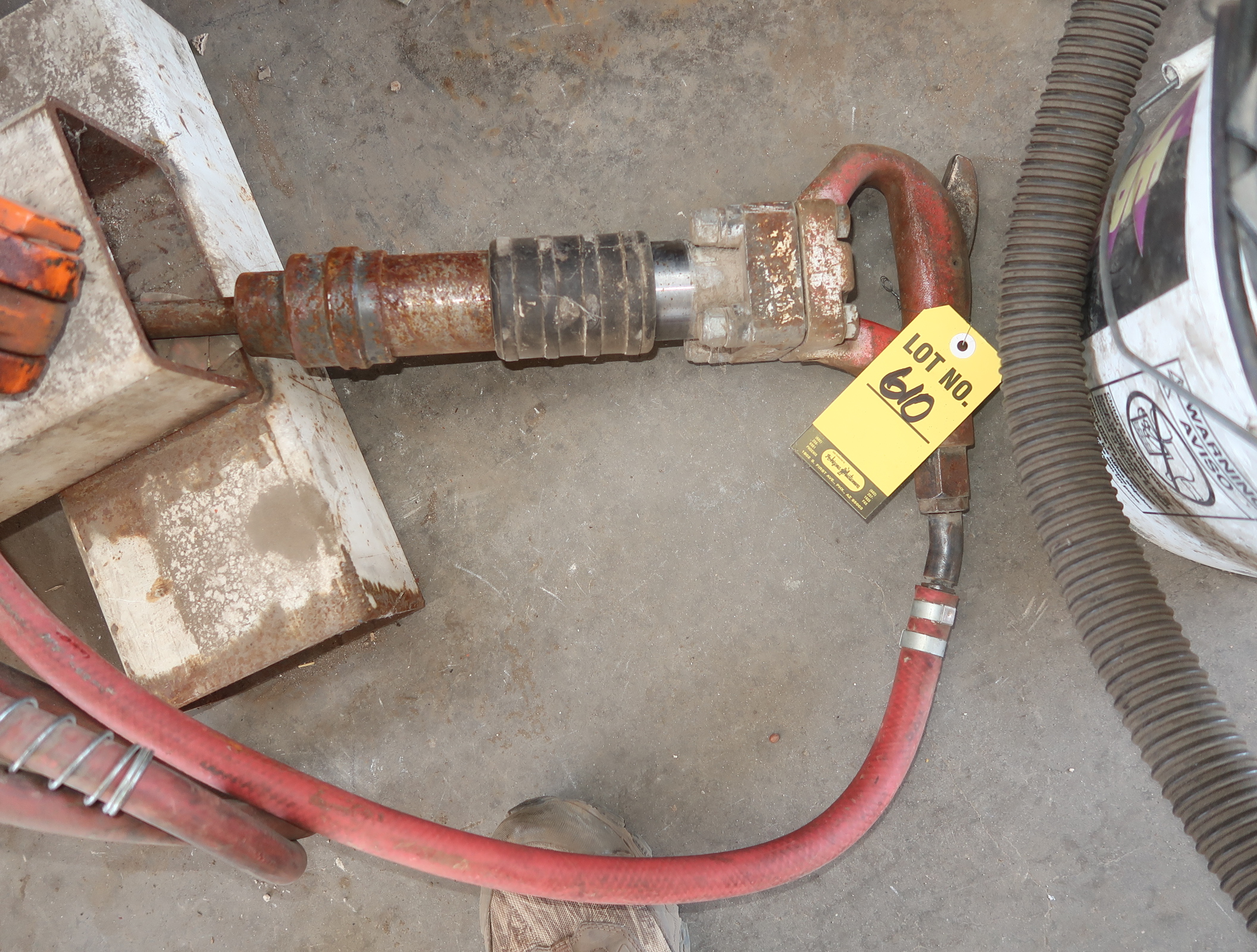 PNEUMATIC JACK HAMMER