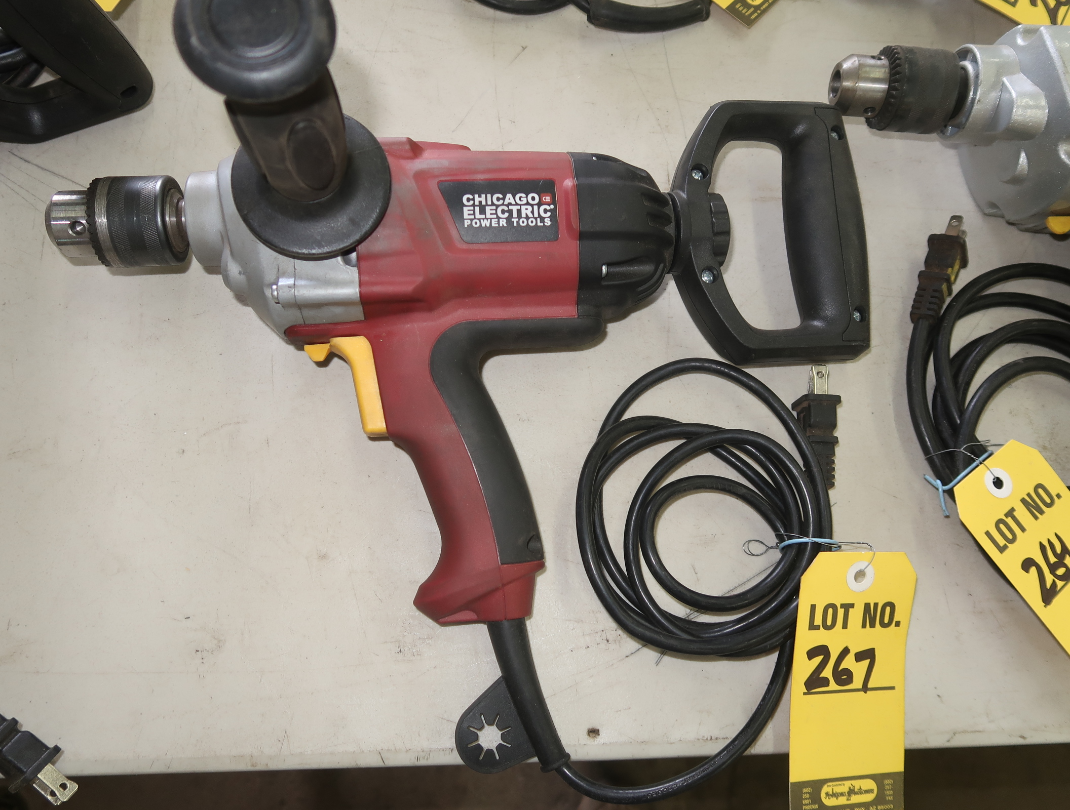 CHICAGO ELECTRIC 1/2" HEAVY DUTY SPADE HANDLE DRILL