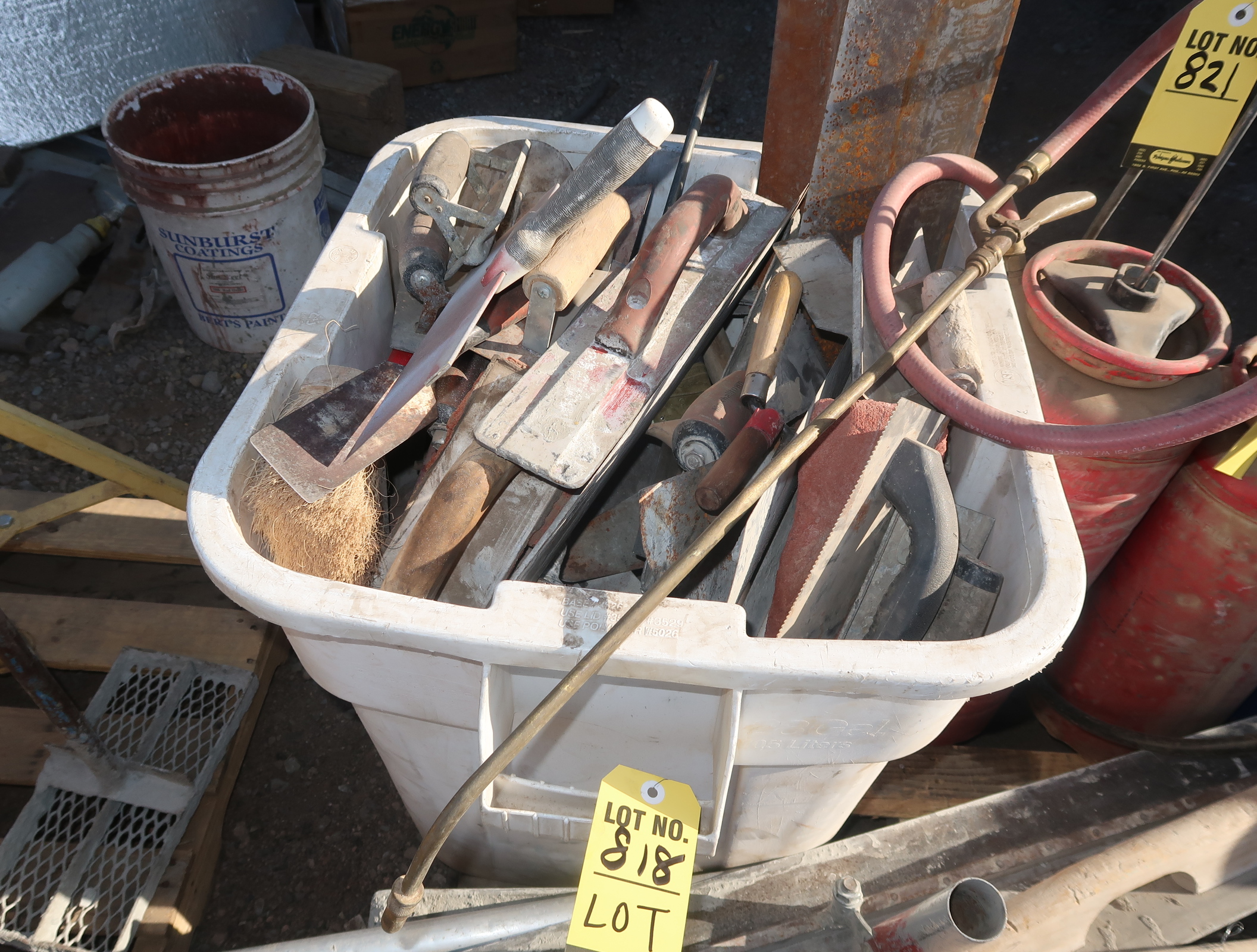 LOT CONCRETE FINISHING TOOLS
