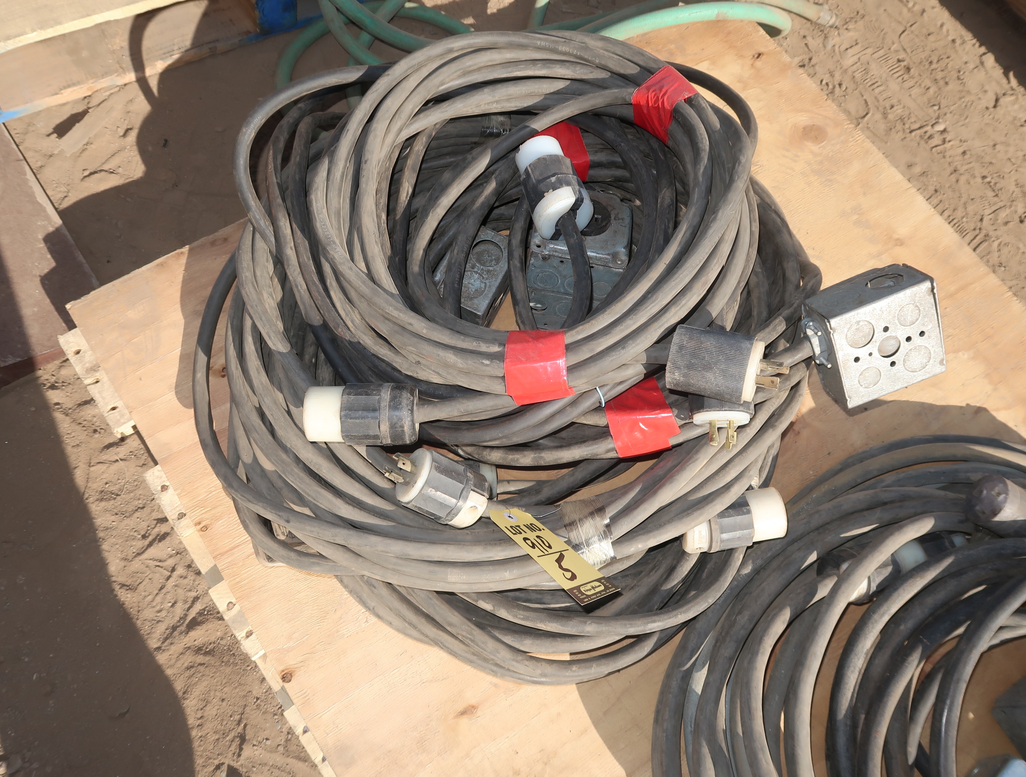 220V VARIOUS LENGTHS EXTENSION CORD