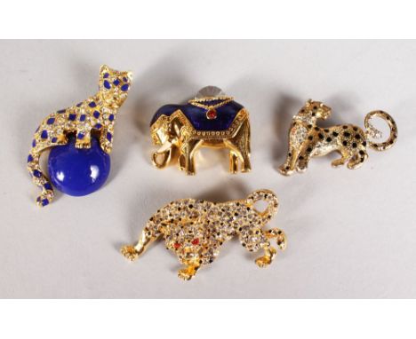 THREE ENAMEL BROOCHES AND EARRINGS.