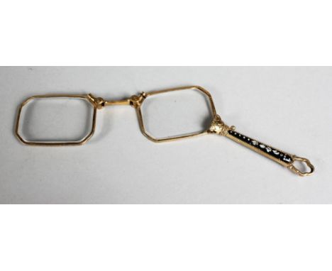 A LORGNETTE.