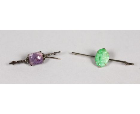 A JADE BAR BROOCH and AN AMETHYST BAR BROOCH (2).