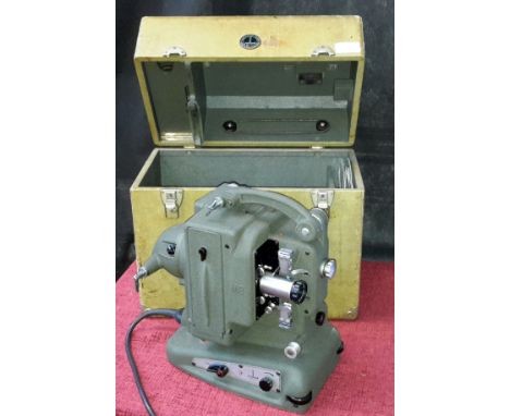 Naillard bulex vintage projector with fitted case 