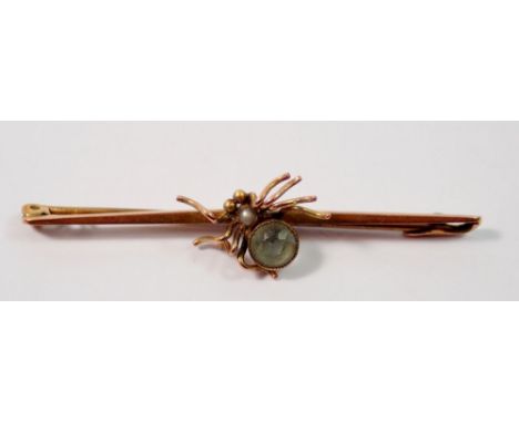 An Edwardian 9 carat gold spider bar brooch set aquamarine and pearl, 2.8g, 5.5cm